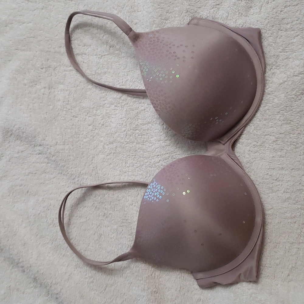 Victoria Secret- Very sexy push-up